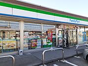 【コンビニエンスストア】ファミリーマート富山本郷店まで800ｍ
