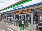 【コンビニエンスストア】ファミリーマート藤岡七丁目店まで550ｍ