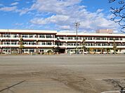 【小学校】寄居小学校まで260ｍ