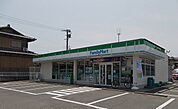 【コンビニエンスストア】ファミリーマート鈴鹿ひばりケ丘まで500ｍ