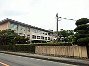 【小学校】三豊市立比地小学校まで500ｍ