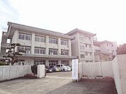 【中学校】鈴鹿市立鼓ヶ浦中学校まで2100ｍ