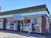 【コンビニエンスストア】ファミリーマート富山中川原店まで160ｍ