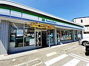 【コンビニエンスストア】ファミリーマート東二見まで110ｍ