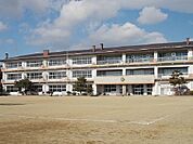 【小学校】郡山市立守山小学校まで850ｍ