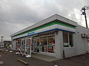 【コンビニエンスストア】ファミリーマート新潟逢谷内店まで400ｍ