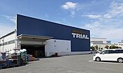 【スーパー】ＴＲＩＡＬ様まで1200ｍ