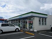 【コンビニエンスストア】ファミリーマート宮崎港前店まで300ｍ