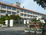 【小学校】吉野東小学校まで1750ｍ