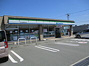 【コンビニエンスストア】フェミリーマート　空港北店まで700ｍ