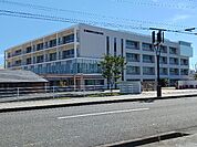 【中学校】御前崎市立浜岡中学校まで700ｍ