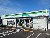 【コンビニエンスストア】ファミリーマート川之江妻鳥店まで585ｍ