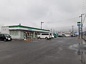 【コンビニエンスストア】ファミリーマート　インター店様まで800ｍ