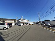 【コンビニエンスストア】ローソン 高知一宮しなね店まで300ｍ