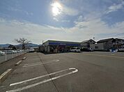 【コンビニエンスストア】ローソン 高知鴨部三丁目店まで240ｍ