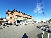 【コンビニエンスストア】ファミリーマート土佐山田新丸店まで180ｍ