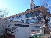 【小学校】里庄西小学校まで750ｍ