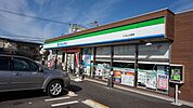 【コンビニエンスストア】ファミリーマートつくば上の室店まで500ｍ