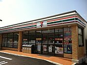 【コンビニエンスストア】セブンイレブン　本町三丁目店まで270ｍ