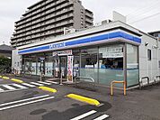 【コンビニエンスストア】ローソン　大市場町店まで77ｍ