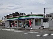 【コンビニエンスストア】ファミリーマート桑名芳ケ崎店まで800ｍ