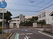 【小学校】宇多津町立宇多津小学校まで2050ｍ