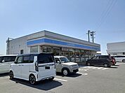 【コンビニエンスストア】ローソン鈴鹿算所町店まで400ｍ