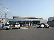 【コンビニエンスストア】ローソン丸亀津森町店まで950ｍ