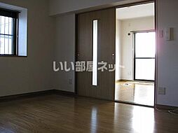 JR山陰本線 石原駅 徒歩5分の賃貸マンション 1階3LDKのリビング/ダイニング