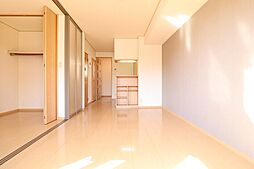 エクレール・コート　IIIIII II101 1階1LDKのリビング/ダイニング