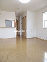 アベンチィーノ　I 101 1階ワンルームのリビング/ダイニング