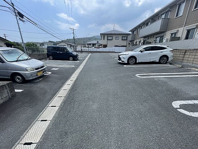 6 / 12