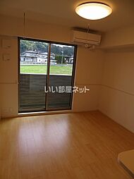 ＣＲＥＳＴ／／ＶＩＬＬＡ　I 102 1階2LDKのリビング/ダイニング