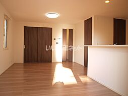 ラフィネ下荒田 201 2階3LDKのリビング/ダイニング