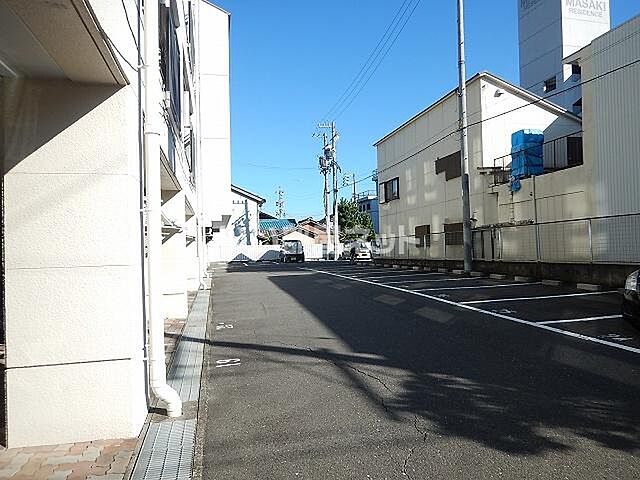 7 / 11