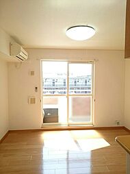 カーサ・ジョイエ 207 2階1LDKのリビング/ダイニング