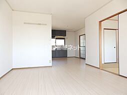 スティブル　A棟 A201 2階2LDKのリビング/ダイニング