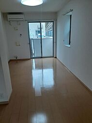 プラティークIII 101 1階1LDKのリビング/ダイニング