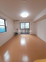 ファースト・スクエア 101 1階ワンルームのリビング/ダイニング