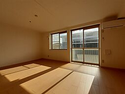 エントピア・パピヨンＳ 102 1階1LDKのリビング/ダイニング