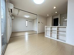 ジーニス 103 1階2LDKのリビング/ダイニング