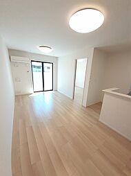 アイリス・III 104 1階1LDKのリビング/ダイニング