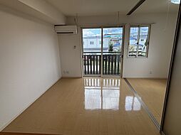 グレイシャス 207 2階1LDKのリビング/ダイニング