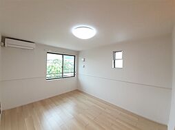 ヴィラやす 201 2階1LDKのリビング/ダイニング