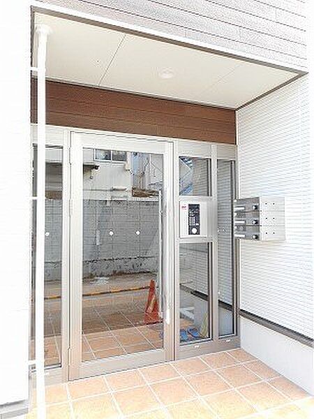 セレーノ 1階 | 東京都足立区新田 賃貸マンション エントランス