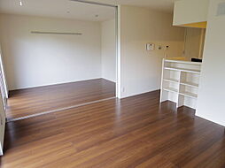 グランドゥールV　B棟 305 3階2LDKのリビング/ダイニング