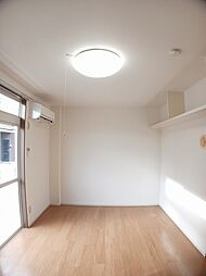 エレガントヴィラIII 101 1階1Kのリビング/ダイニング