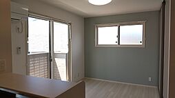 アベニーレ　II 103 1階1LDKのリビング/ダイニング