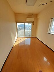 スカイプラザ新田 705 7階1Kのリビング/ダイニング