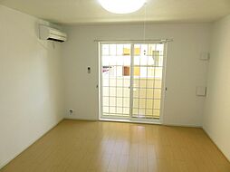 シェリー・フルールI 101 1階ワンルームのリビング/ダイニング